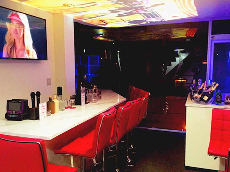 Cafe&BarCANDIES(キャンディーズ)《岡山ガールズバー求人》